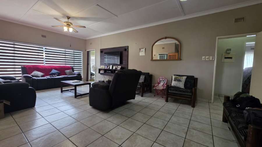 To Let 3 Bedroom Property for Rent in Wilkeville North West